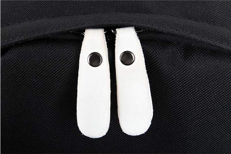 Mugursoma ar atstarotājiem