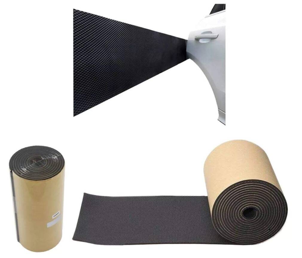 Sienas aizsargs mašīnas durvīm garāžā