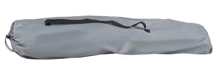 Melns un pelēks makšķerēšanas krēsls