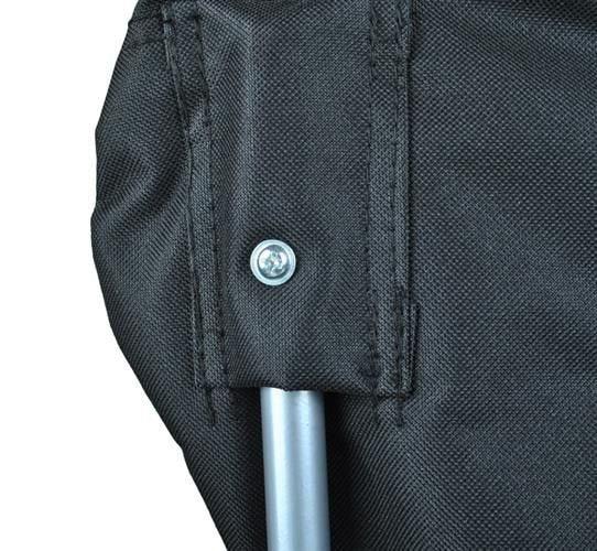 Melns un pelēks makšķerēšanas krēsls