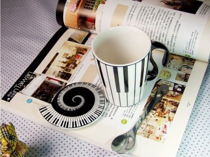 Mūzikas krūze ar vāku - KEYBOARD