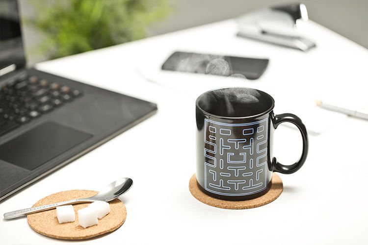 Retro spēļu krūzes arkāde - krāsu maiņa