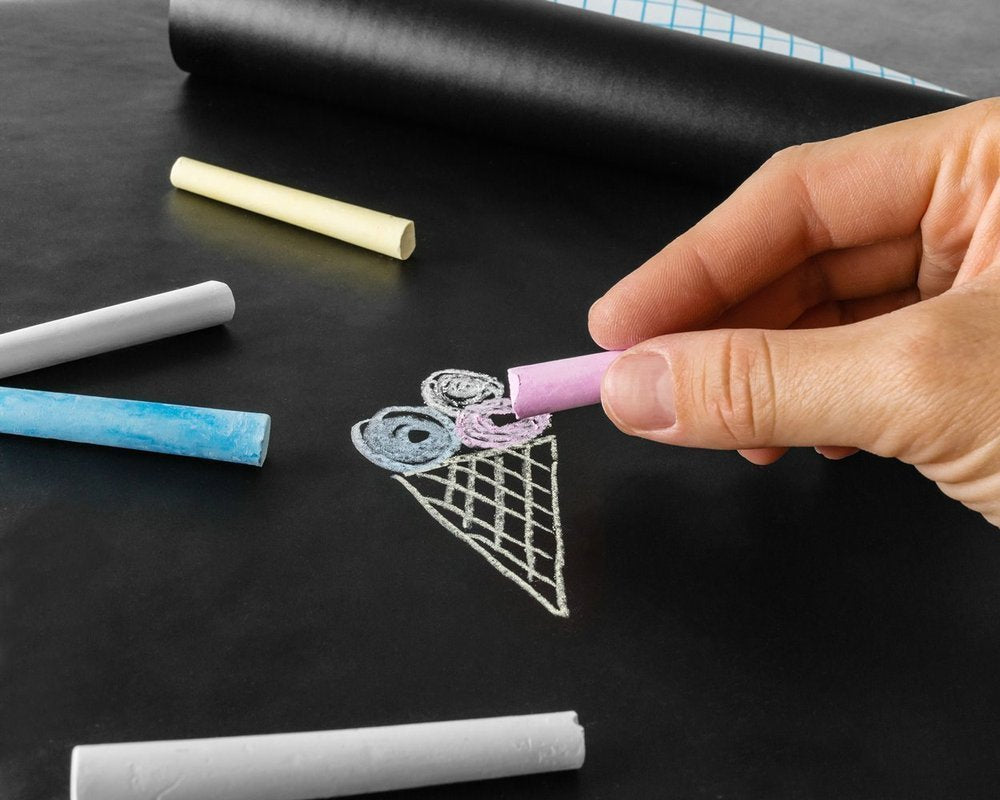 Vinila tāfeles sienas uzlīme ar krītiem