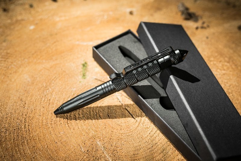 Aizsardzības (taktiskā) pildspalva