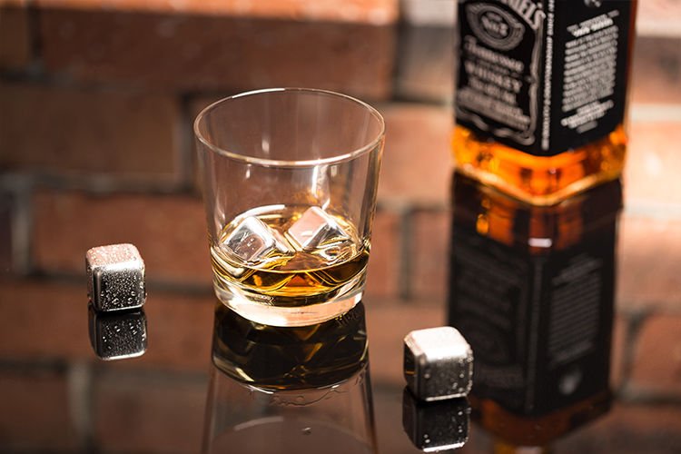 Metāla ledus gabaliņi