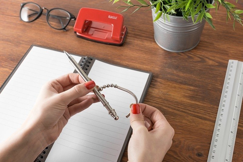 Fidget Think tintes pildspalva