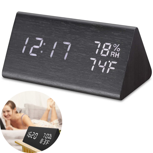 Trīsstūra koka pulkstenis