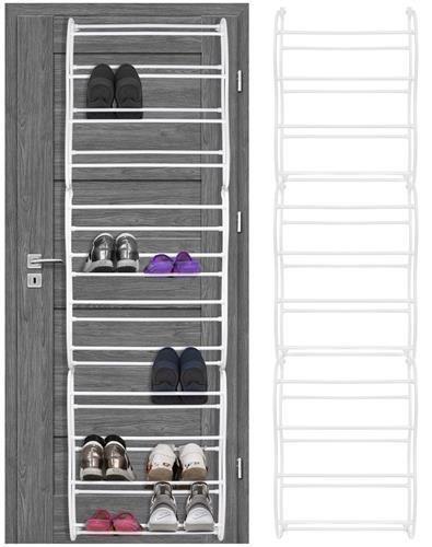 Durvju plaukts 36 apavu pāriem