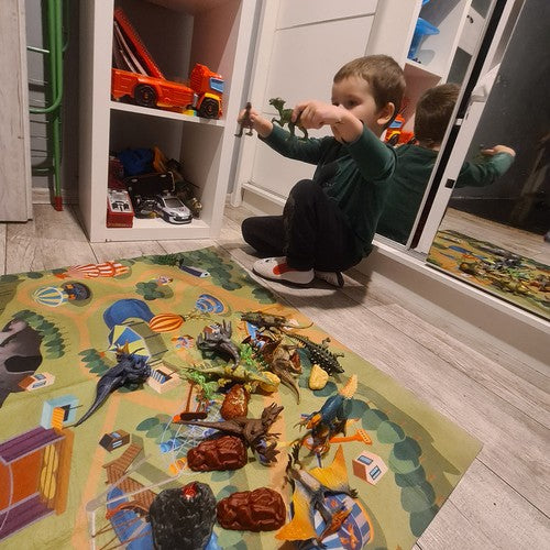 Dinozauri — figūriņas + paklājiņš