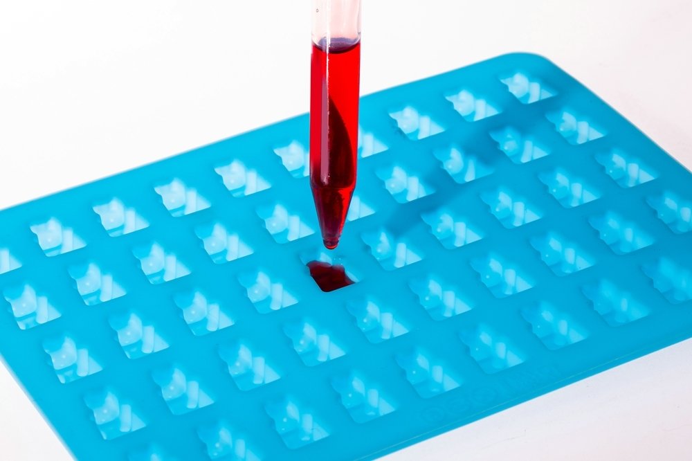 Gumijlāču želeja, šokolāde, ledus veidne