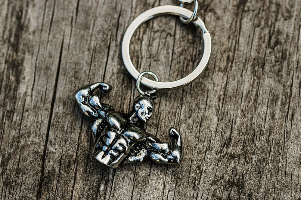 STRONG MAN atslēgu piekariņš