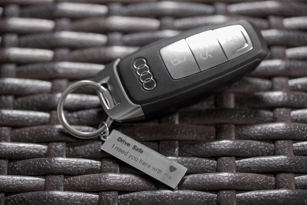 Atslēgu piekariņš ar plāksni Drive Safe