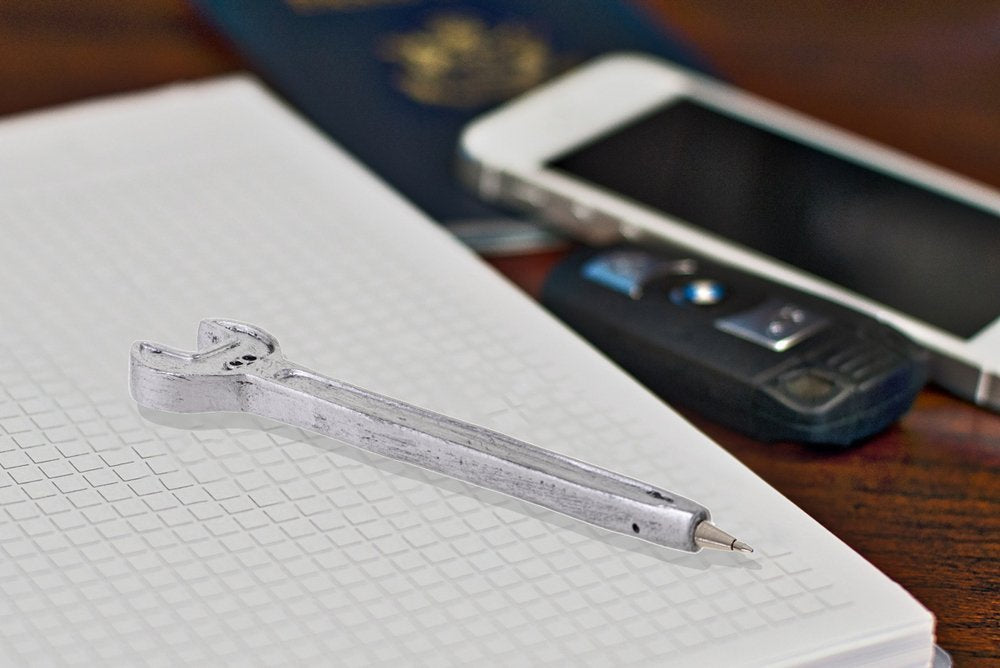 Uzgriežņu atslēgas pildspalva