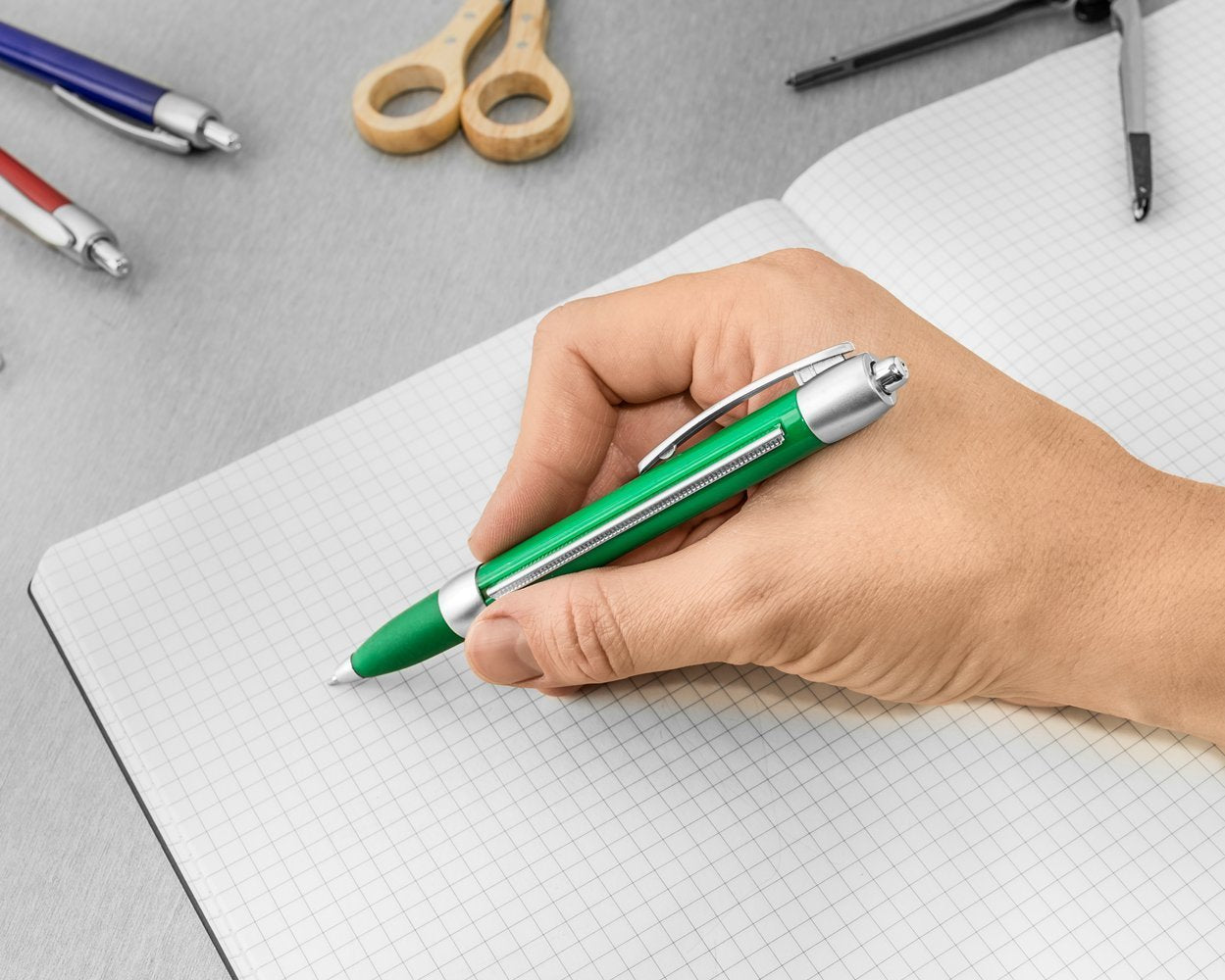 Baneru pildspalva ZAĻA