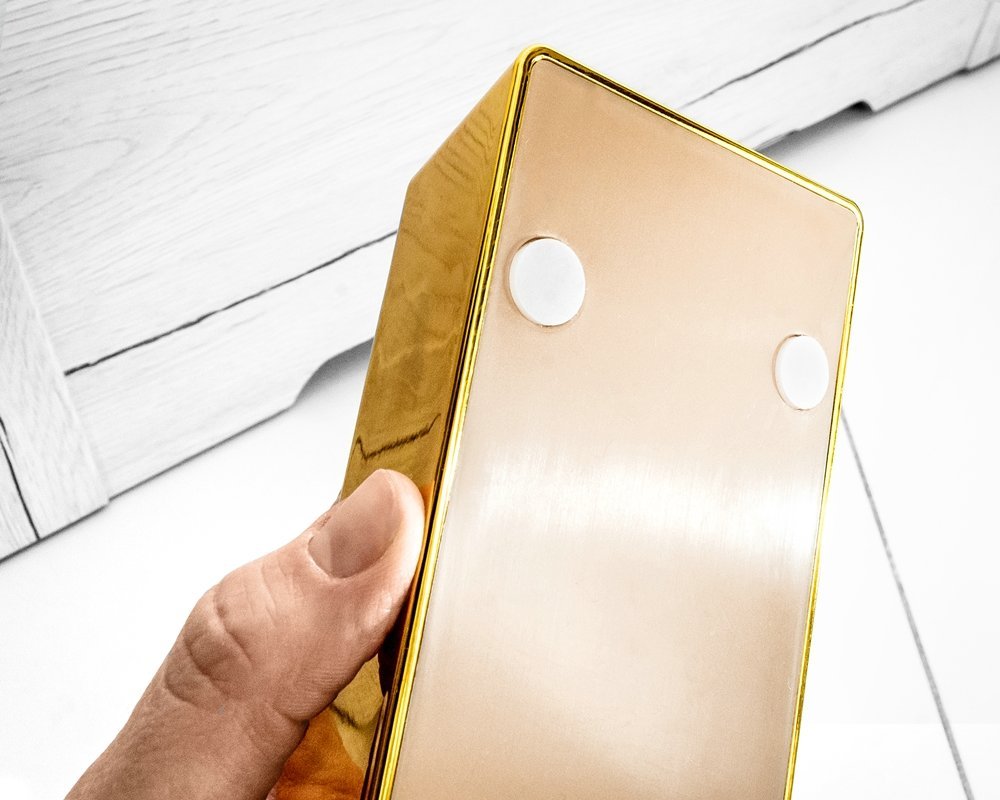 Zelta stieņi - durvju aizbāznis