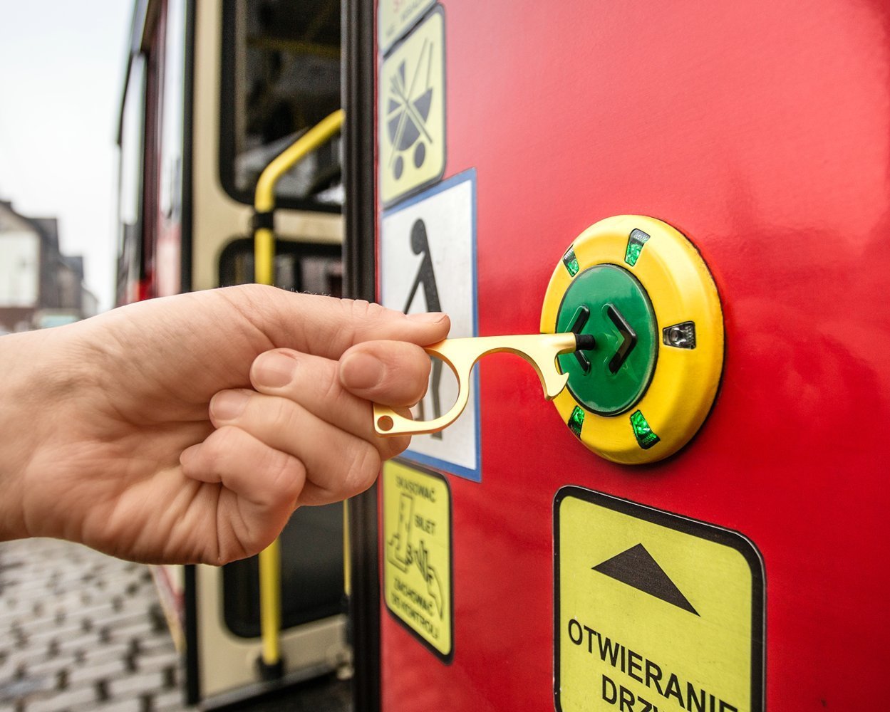 Bezkontakta daudzfunkciju atslēgu piekariņš - ZELTA