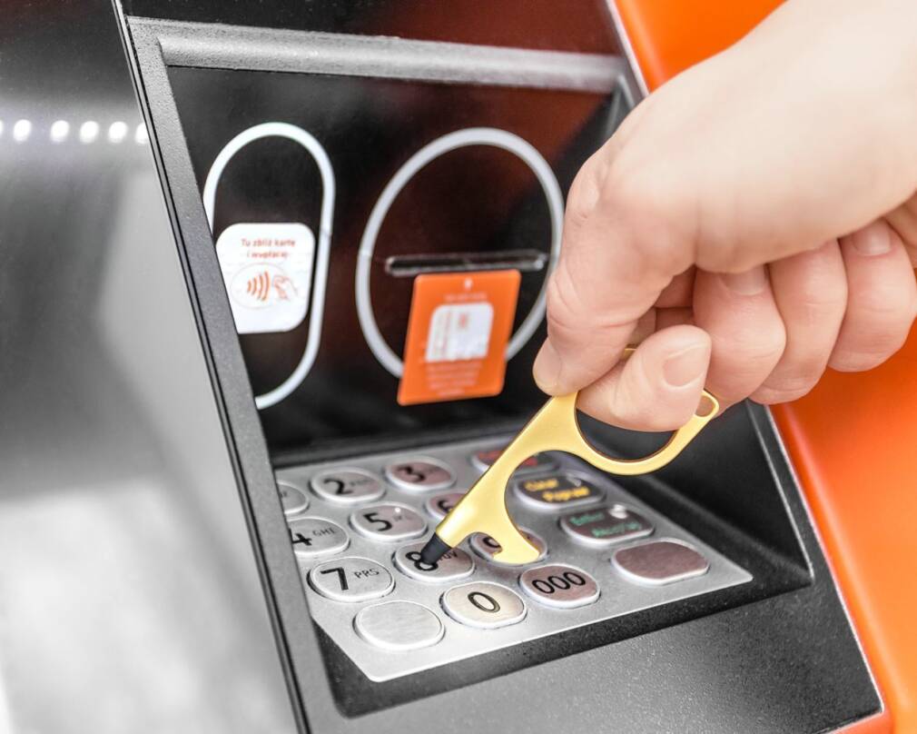 Bezkontakta daudzfunkciju atslēgu piekariņš - ZELTA