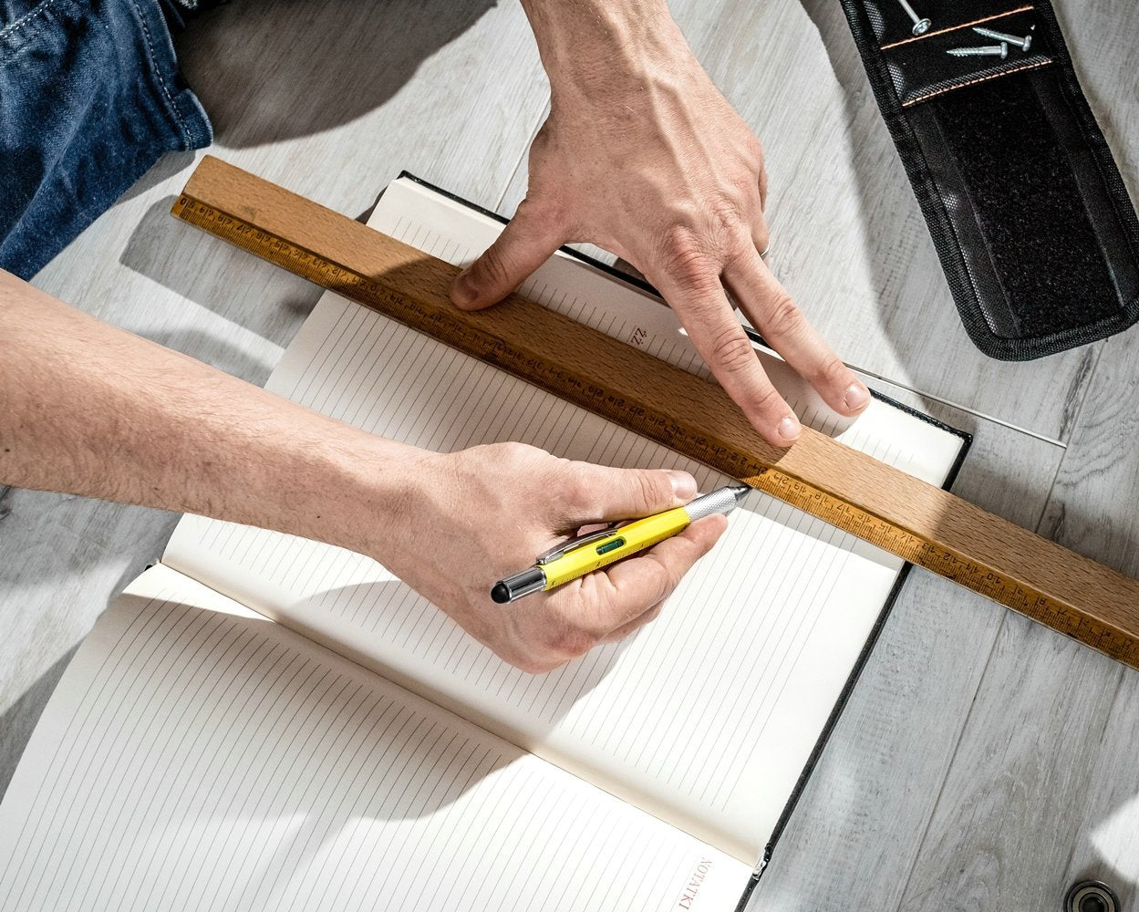 Multiool pildspalva 6in1 - DZELTENS