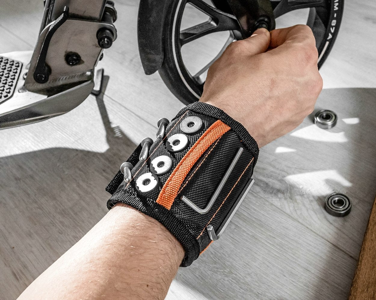 Magnētiska rokas lente ar kabatām