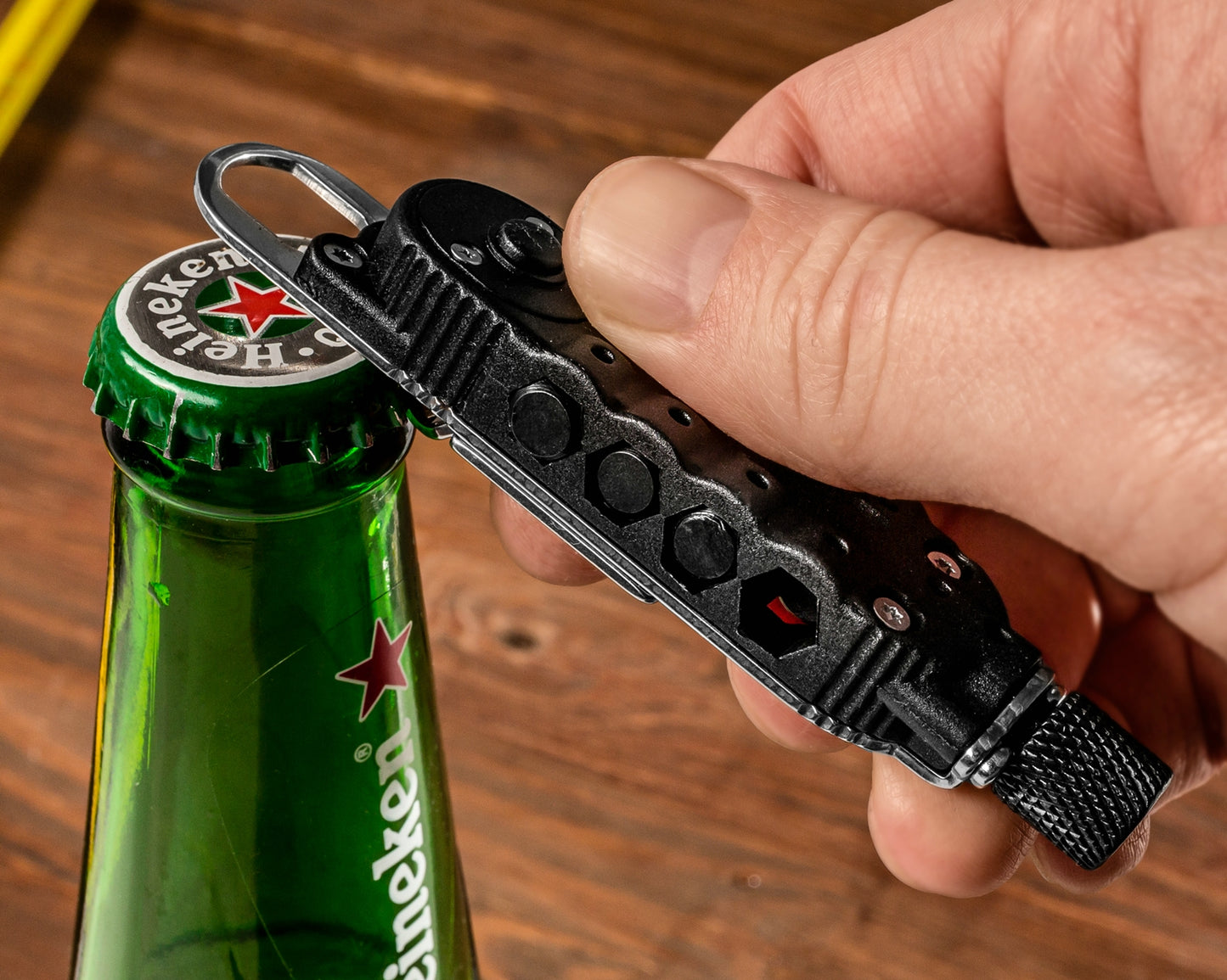 Daudzfunkcionāls skrūvgriežu un instrumentu komplekts