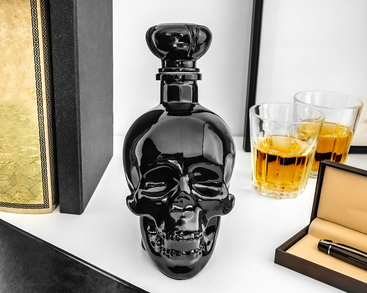 Melna SKULL pudele 750 ml