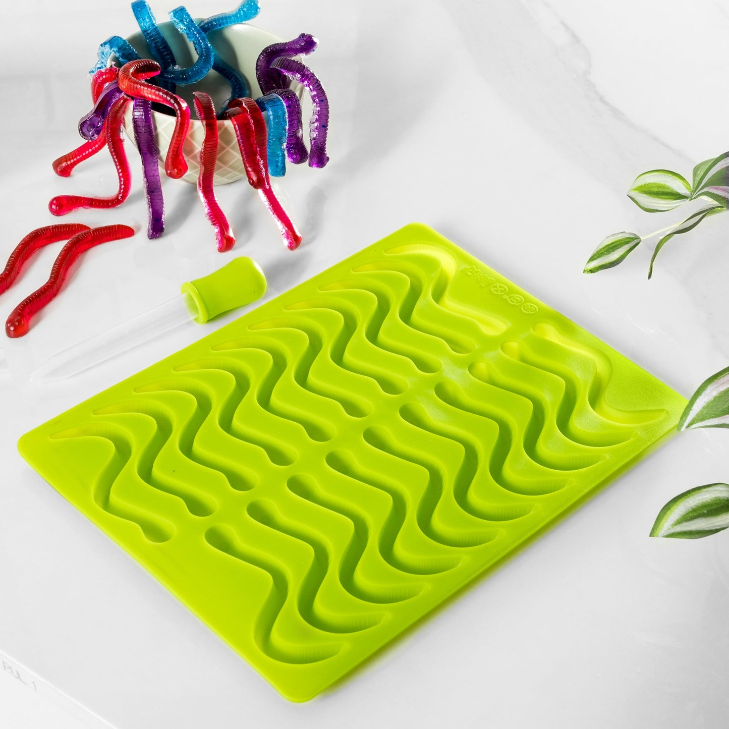 Gummy WORMS želeja, šokolāde, ledus veidne