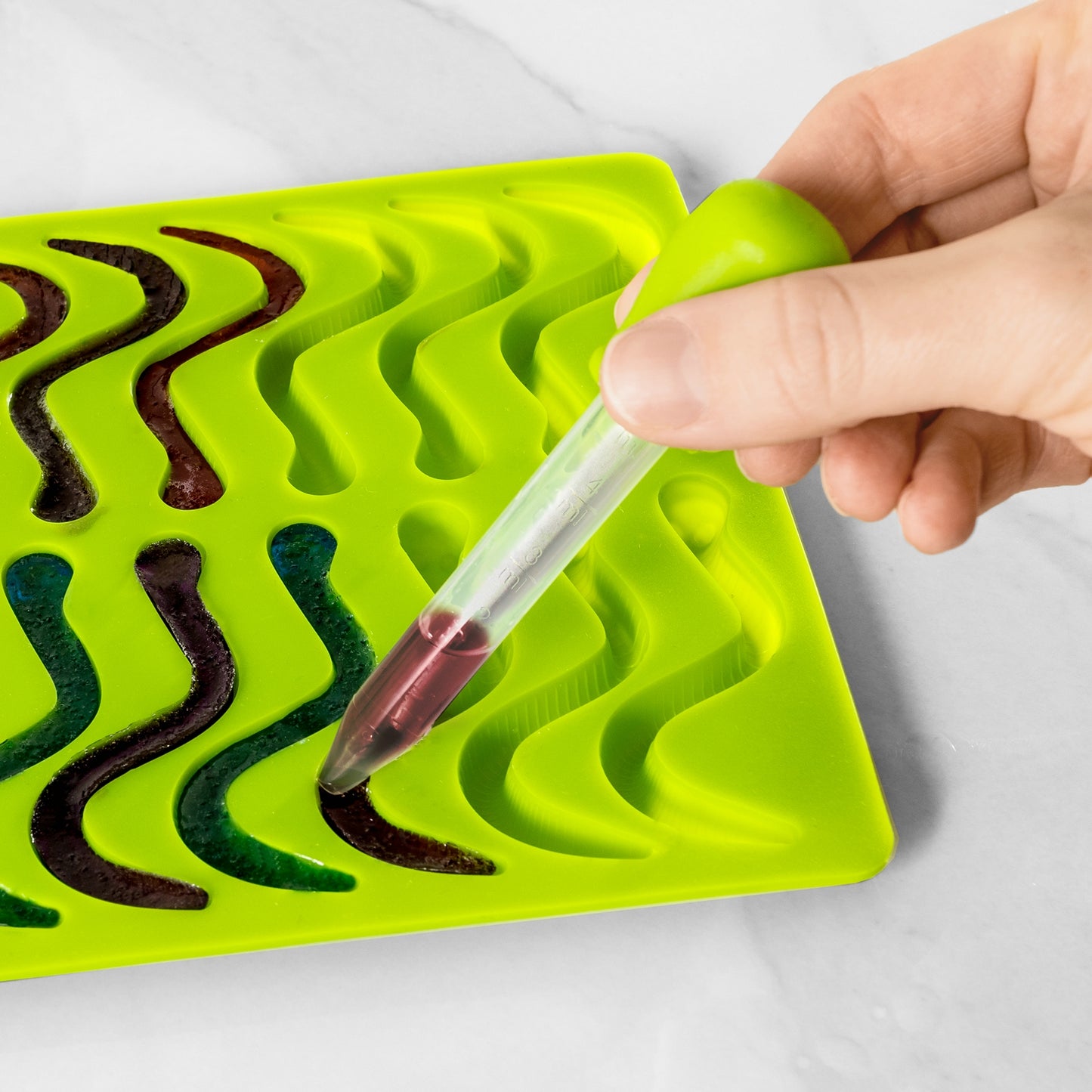 Gummy WORMS želeja, šokolāde, ledus veidne