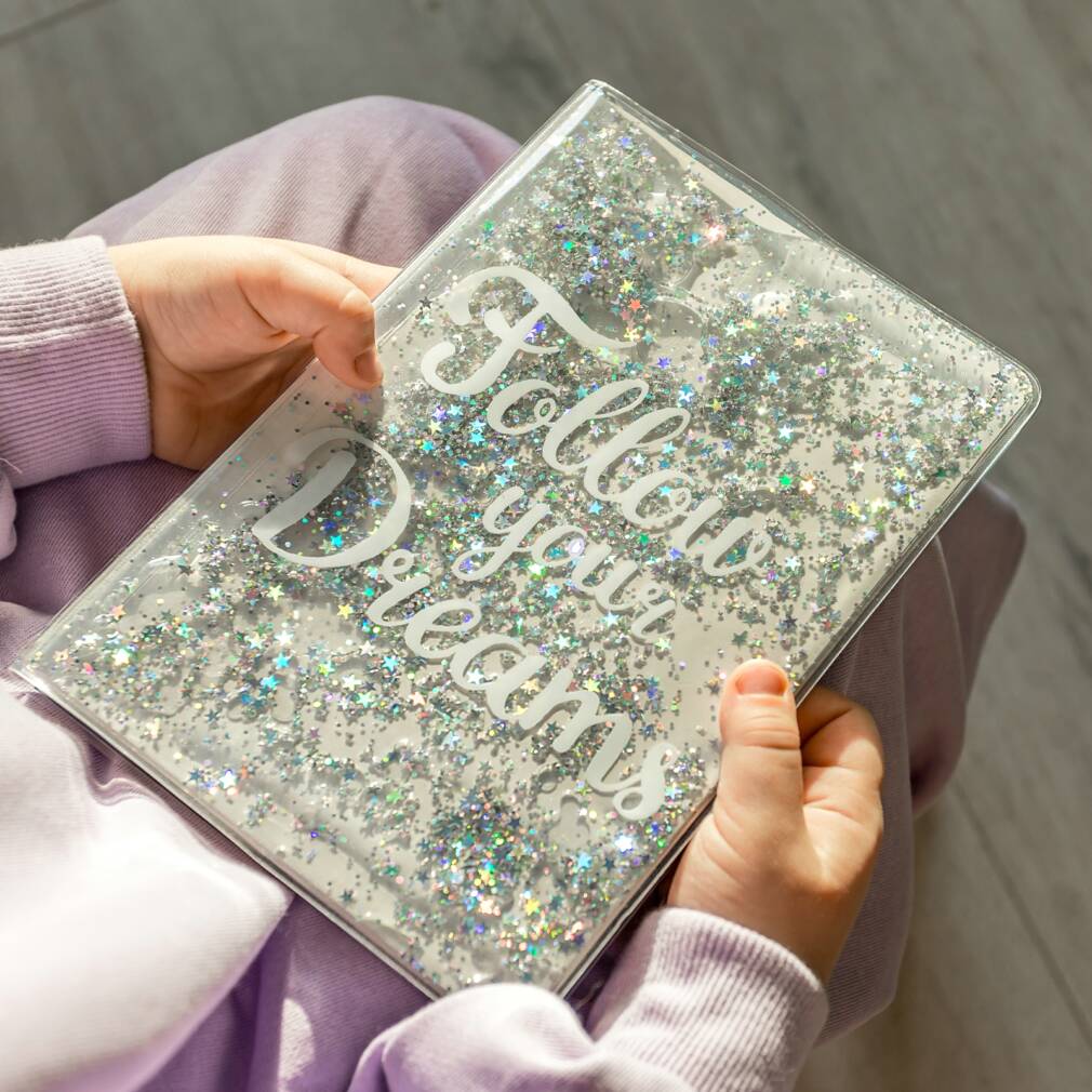 Piezīmju grāmatiņa - SEKOJIET SAPŅIEM - sudraba vizuļi