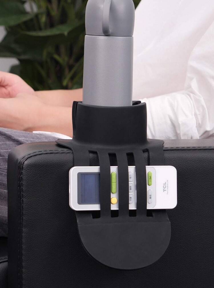 Krūzes turētājs dīvānam silikona paliktnis