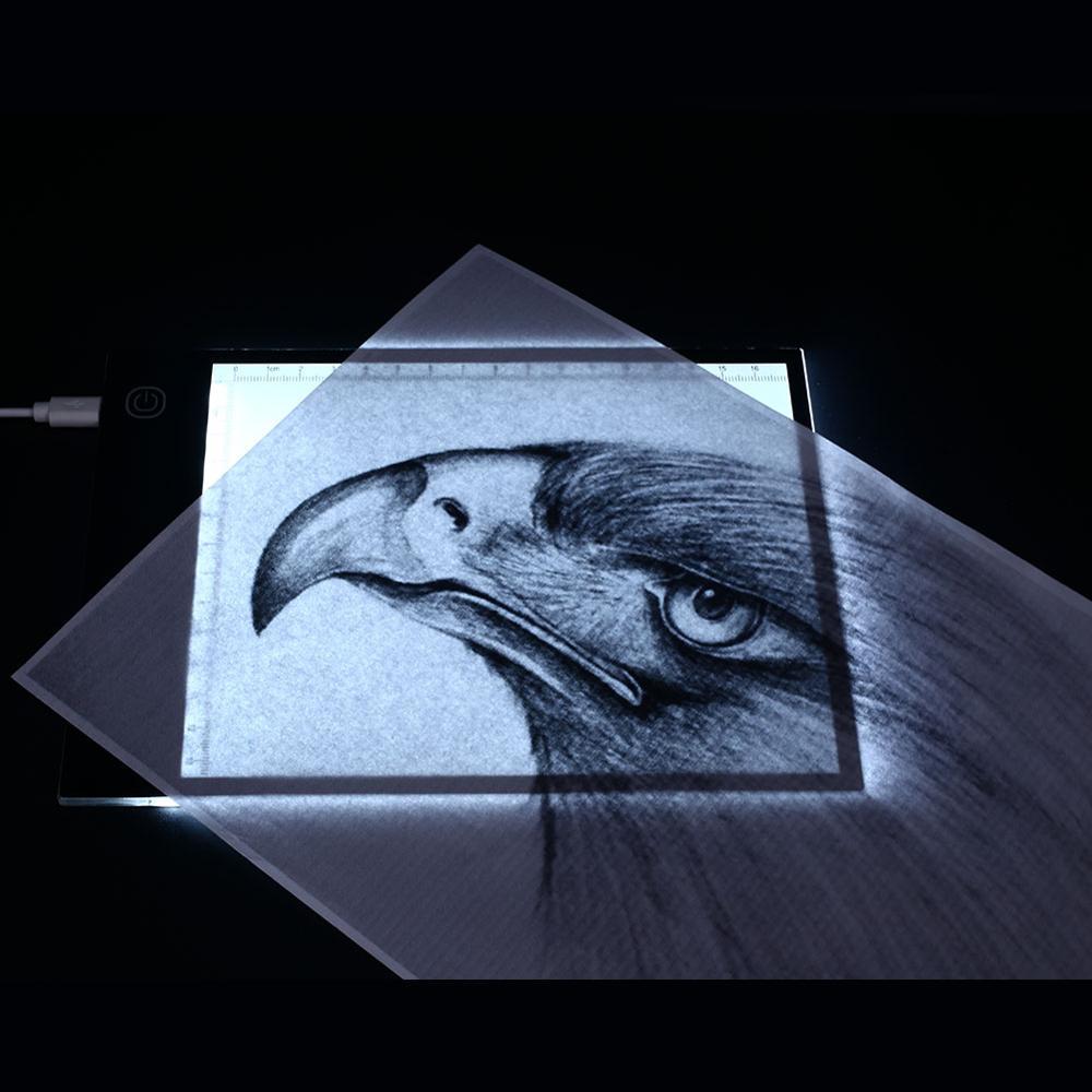 Dēlis ar apgaismojumu zīmēšanai, skicēšanai, lasīšanai