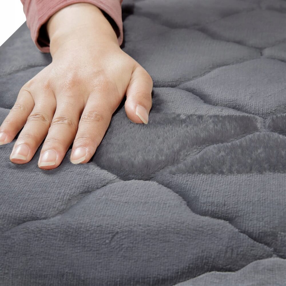 Vannas istabas paklājs pelēks