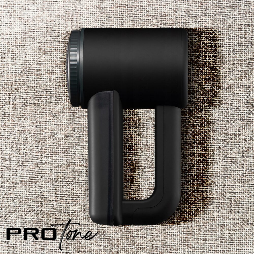 Melns apģērba skuveklis