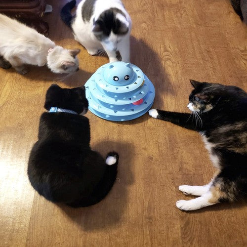 Kaķa rotaļlieta - tornis ar bumbiņām