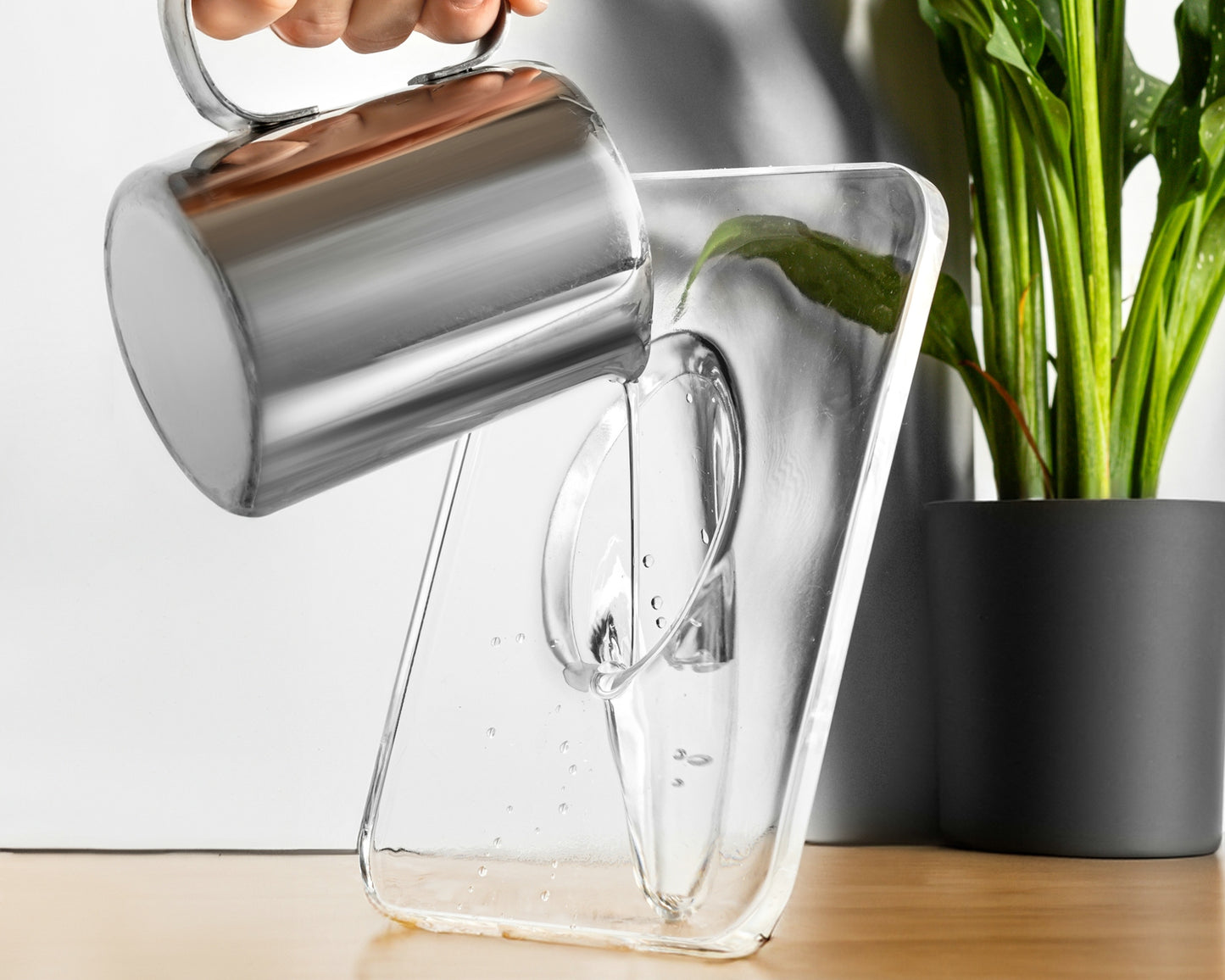 Ziedu rāmja vāze - CAURSPĪDĪGA