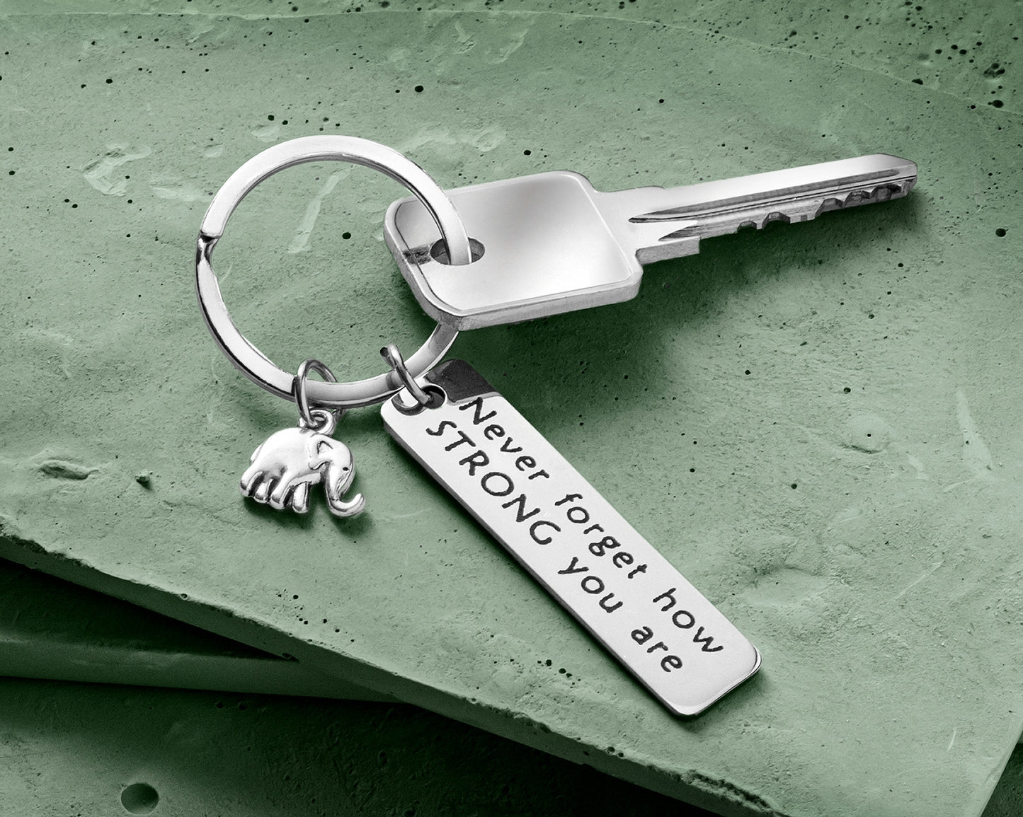 Atslēgu piekariņš zilonis - NEKAD NEAIZMIRSTI, CIK STIPRS TU ESI