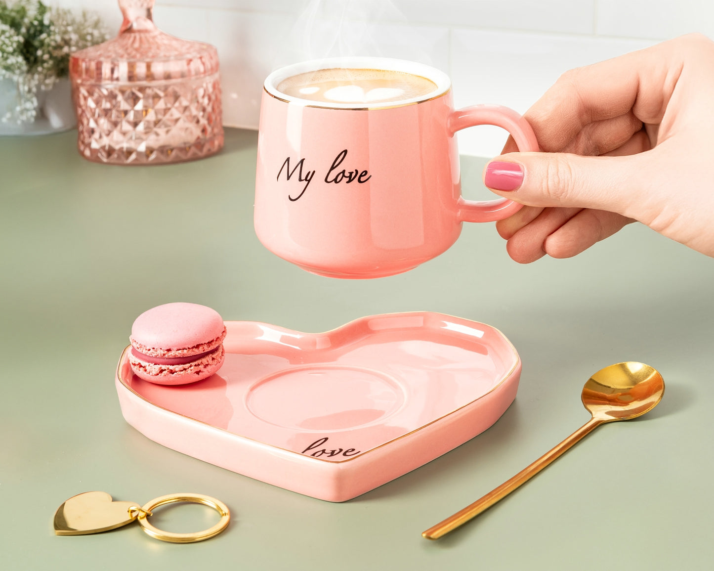 Sieviešu dāvanu komplekts - krūze, apakštase un karote