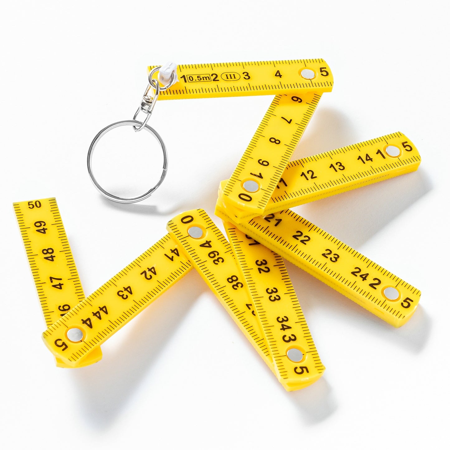 Salokāms lineāls atslēgu piekariņš