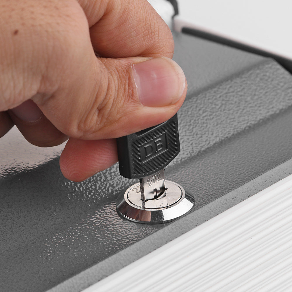 Seifs grāmatas formā ar atslēgu