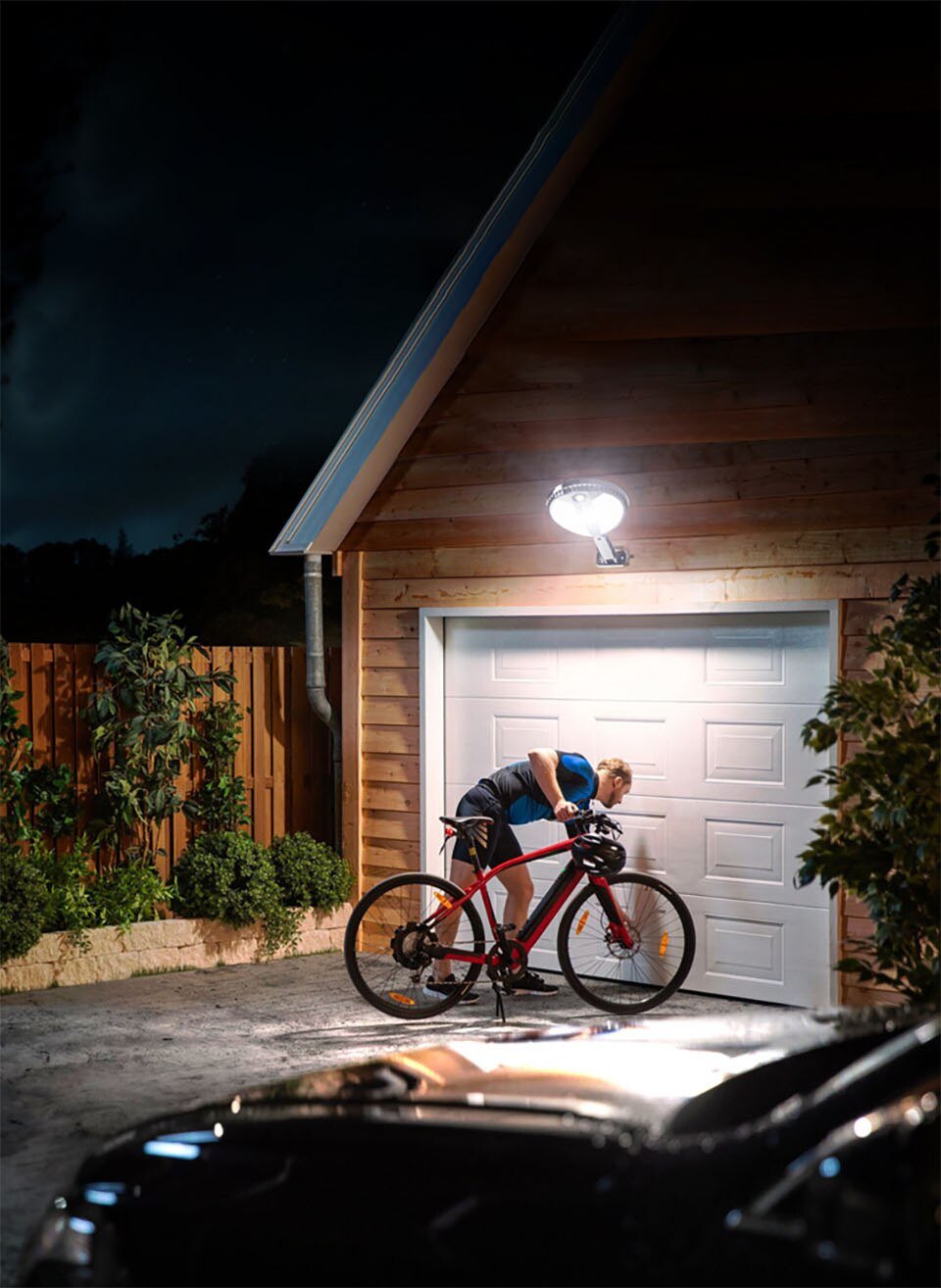 Ārā lampa ar saules paneli un kustības sensoru ūdensizturīga ar tālvadības pulti