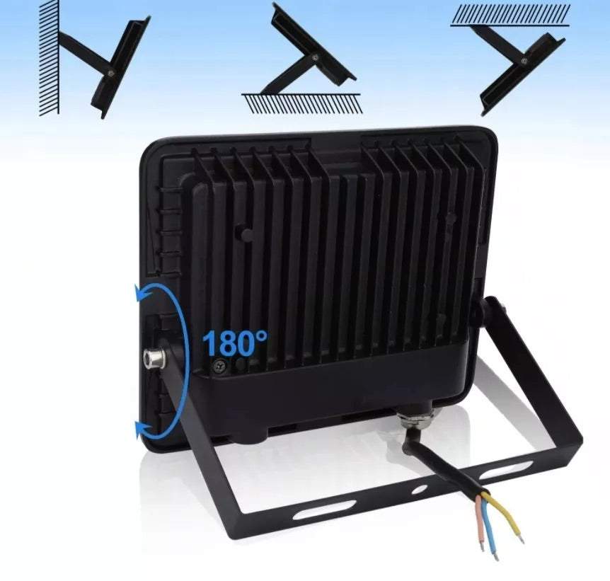 RGB LED ārā prožektors ar tālvadības pulti 50W IP65