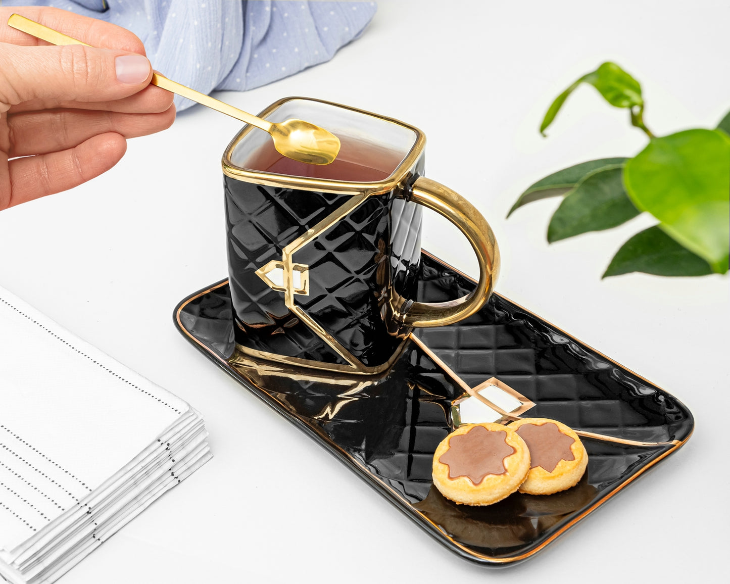 Krūzes komplekts ar karoti un apakštasīti - keramikas somiņa