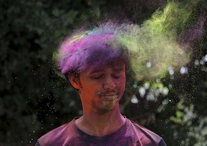 Krāsains Holi pulveris