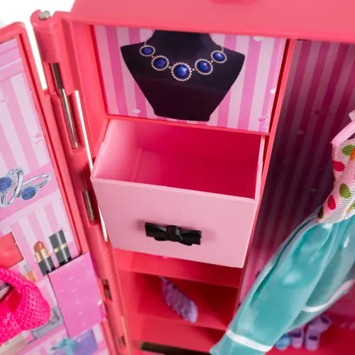 Garderobe / leļļu skapis + drēbes