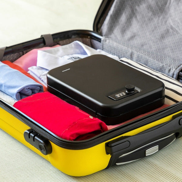 Pārnēsājams seifs ar drošības kabeli