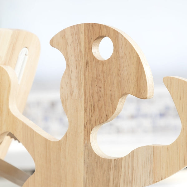 Nažu komplekts ar koka statīvu