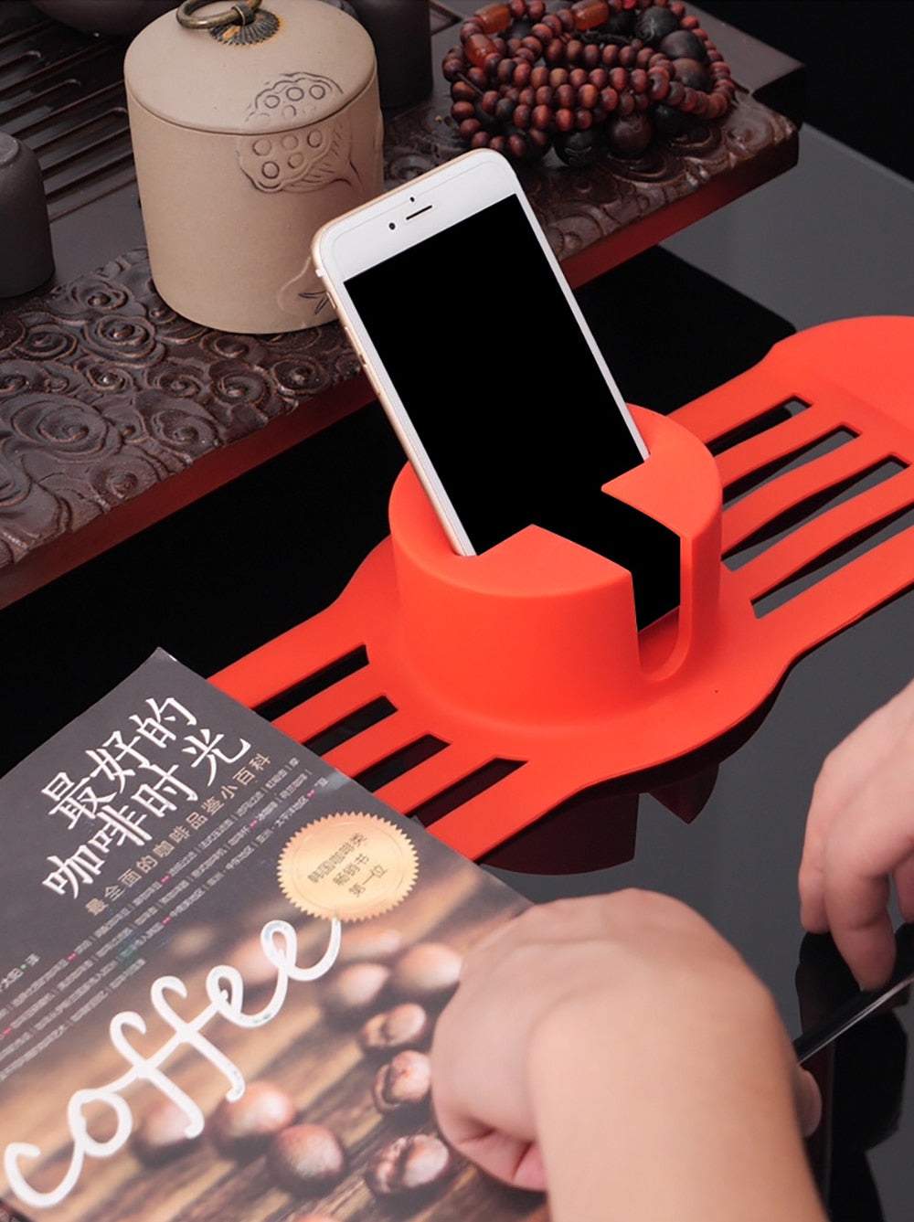 Krūzes turētājs dīvānam silikona paliktnis