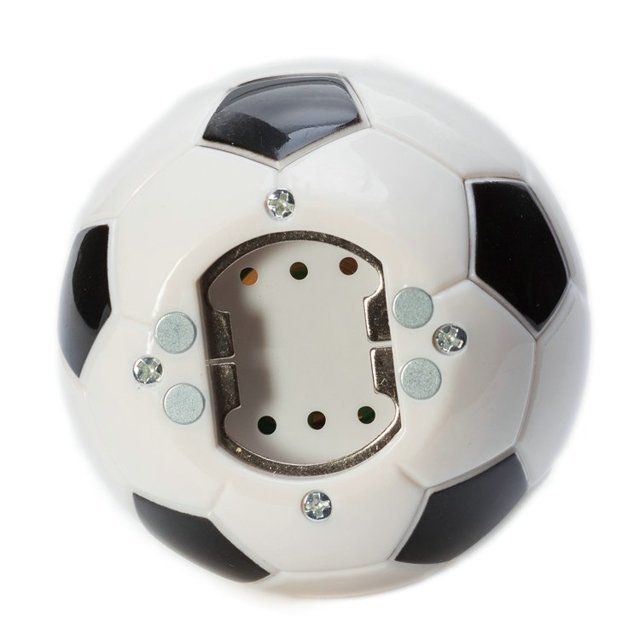 Pudeļu attaisāmais ar magnētu ledusskapim "Futbola Bumba"