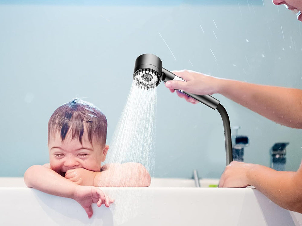 Dušas klausule 3 režīmi ar nomaināmu filtra apturēšanas funkciju, ekonomiska