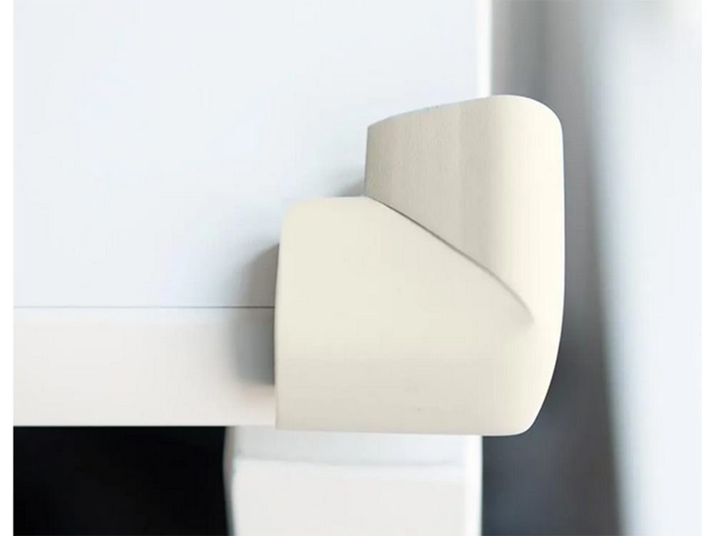 Putuplasta stūru aizsargi mēbeļu stūriem, baltas uzlīmes x4