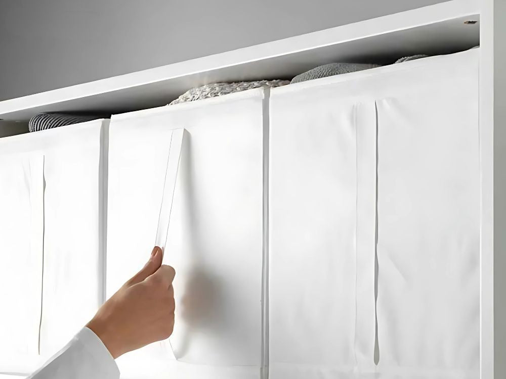 Organizatora kaste drēbēm, drēbju veļa, liels skapja konteiners